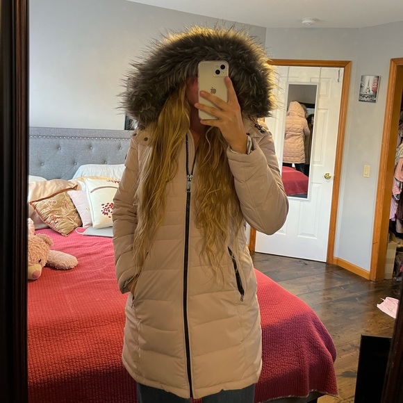 Calvin Klein baby pink puffer - Picture 3 of 6